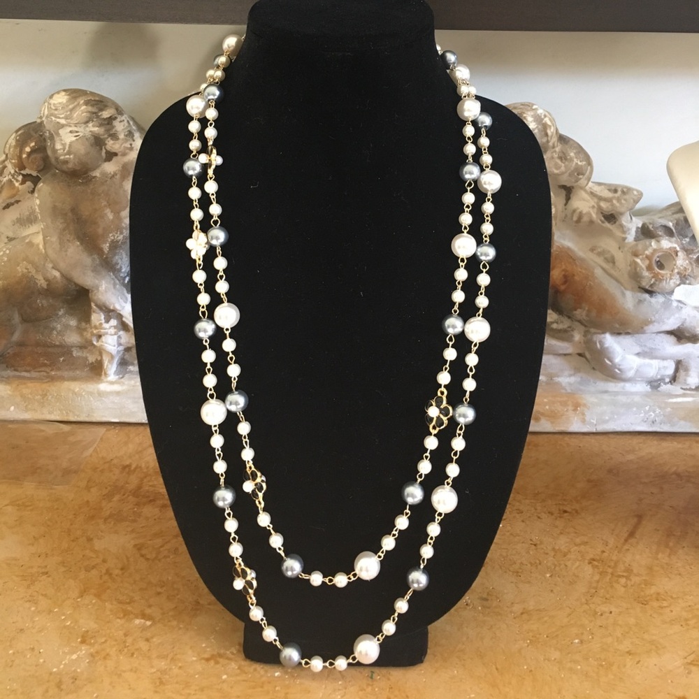 Magnolia Floral & Pearl Beaded Necklace - Picture 14 of 14
